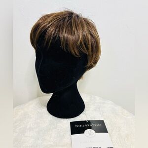 Toni Brattin Prestigious Regular Cut Wig Light Brown New with tags!